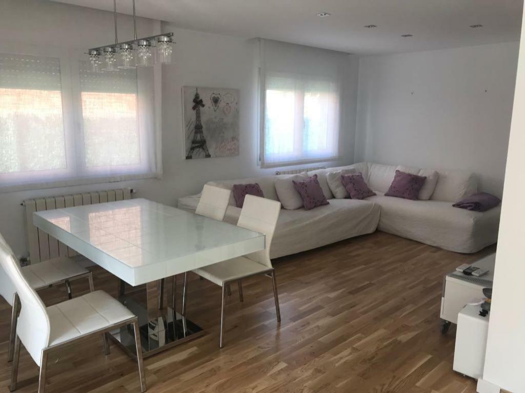 Nice Home Borgona Екстериор снимка